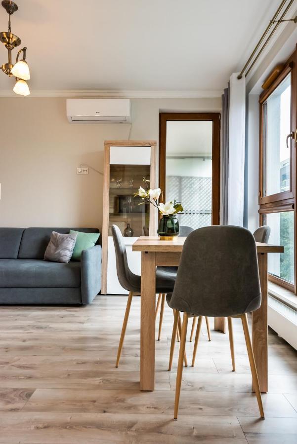 Prestige Verdant Apartment Warsaw Exterior photo