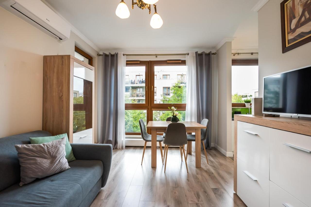 Prestige Verdant Apartment Warsaw Exterior photo